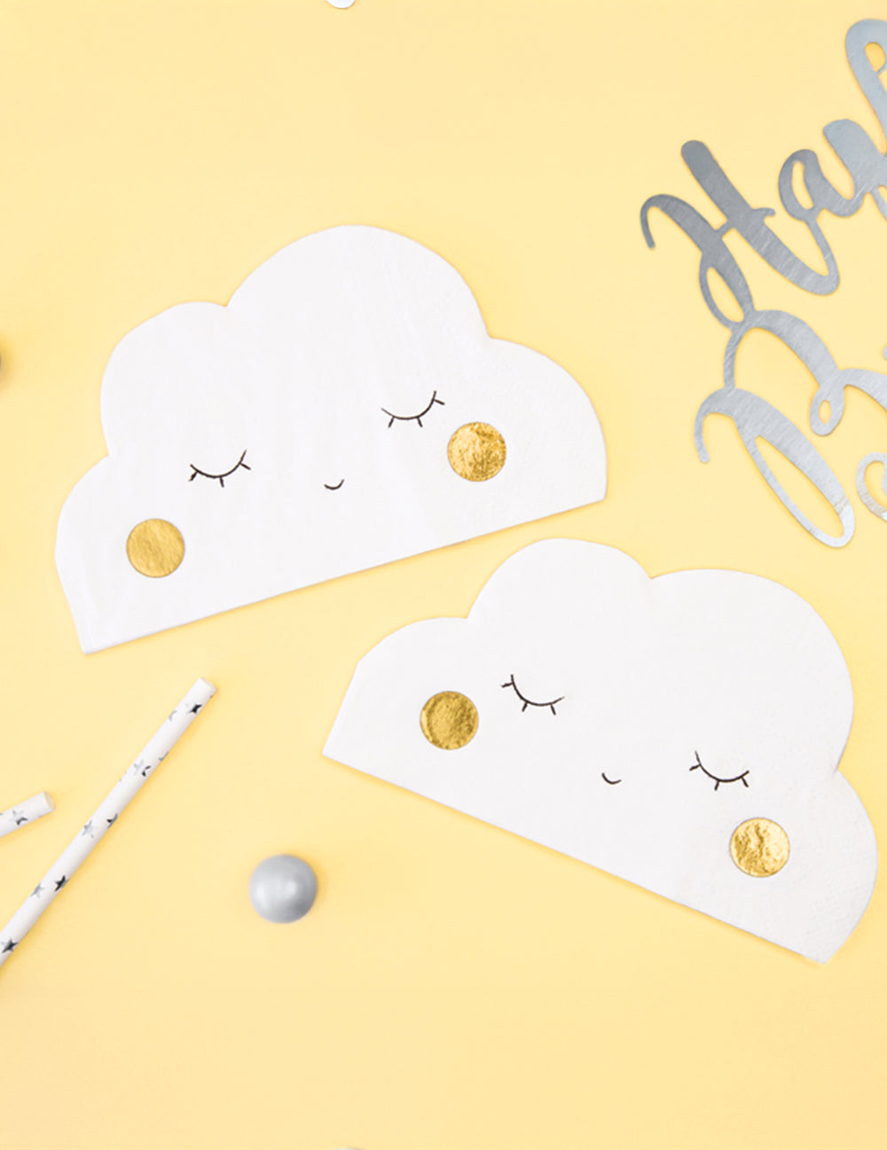 Mise en situation des serviettes en papier nuage pour fête