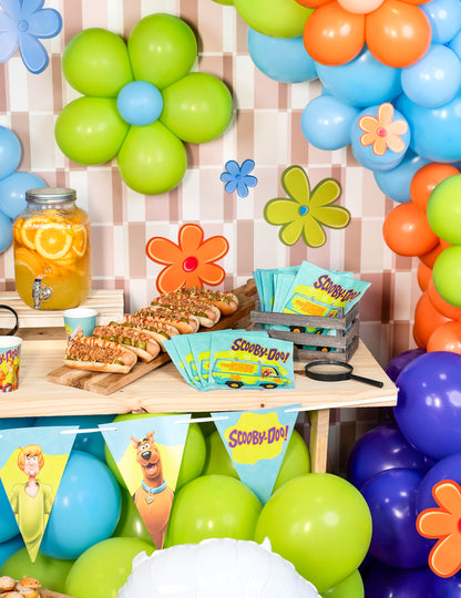 Mise en scène du buffet d'anniversaire des serviettes en papier Scooby-Doo