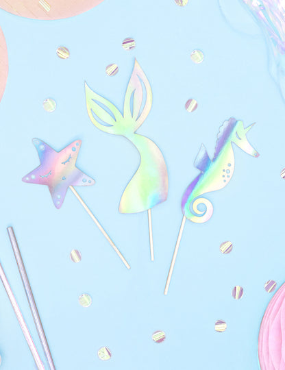 Mise en scène avec confettis du cake toppers sirène