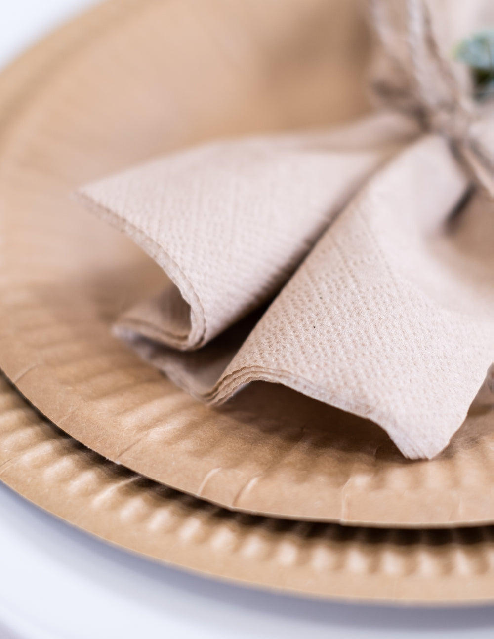 Gros plan sur la texture des serviettes en papier kraft pour fête