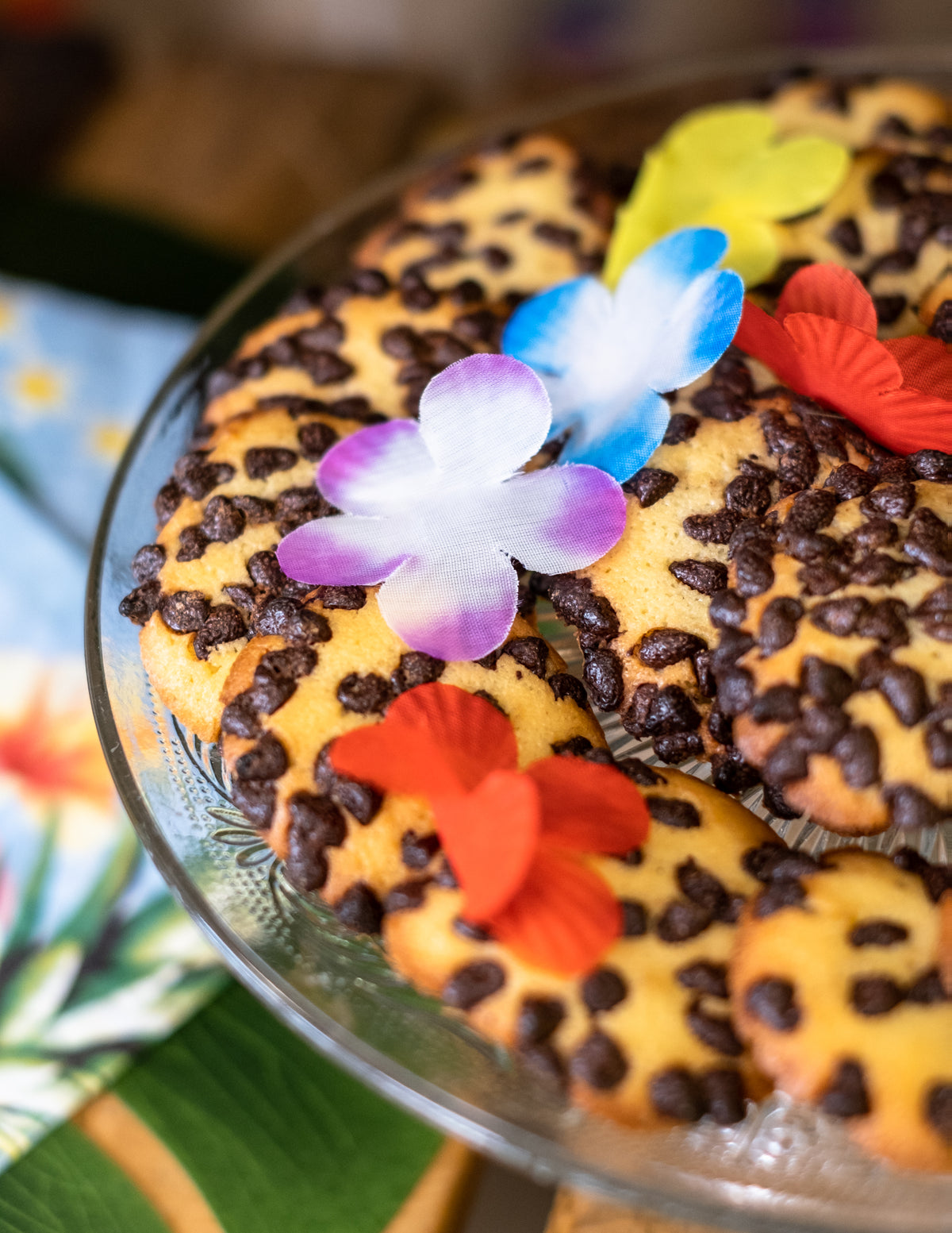 Mise en situation sur des pâtisseries des fleurs décoratives Hawaï