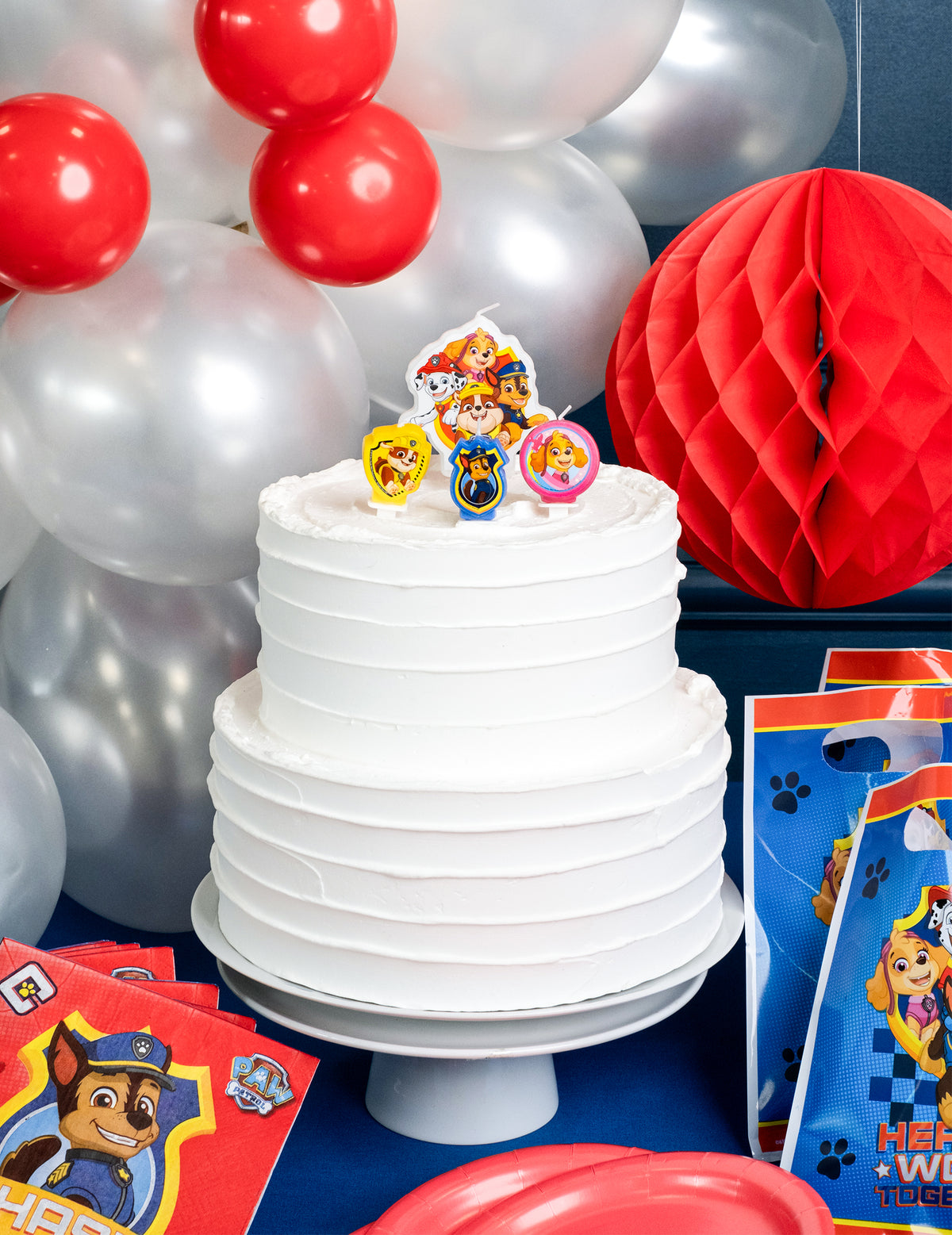 Mise en situation sur un gâteau des bougies d'anniversaire Pat' Patrouille