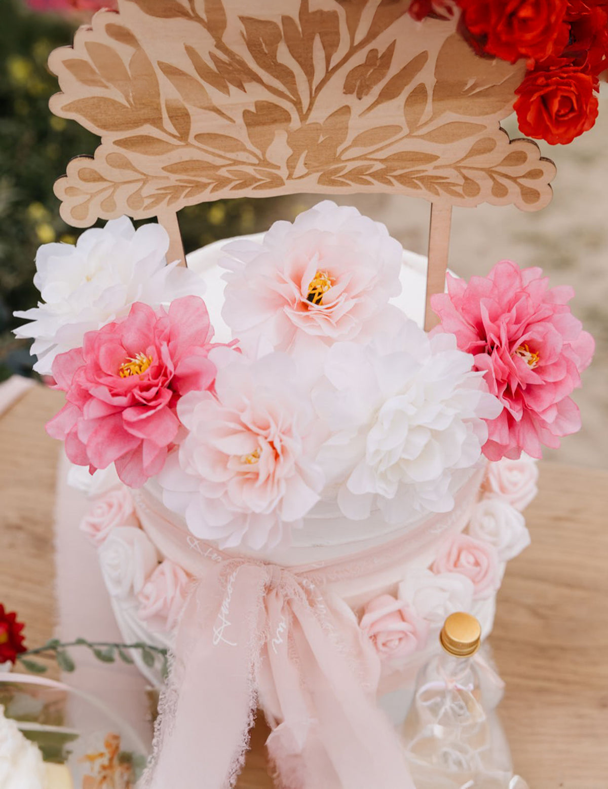 Décoration de gâteau avec le lot de 4 pivoines pour décoration fuchsia