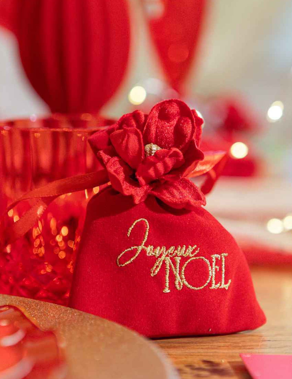 4 saquinhos de veludo vermelho e dourado Feliz Natal 9,5 x 11,5 cm