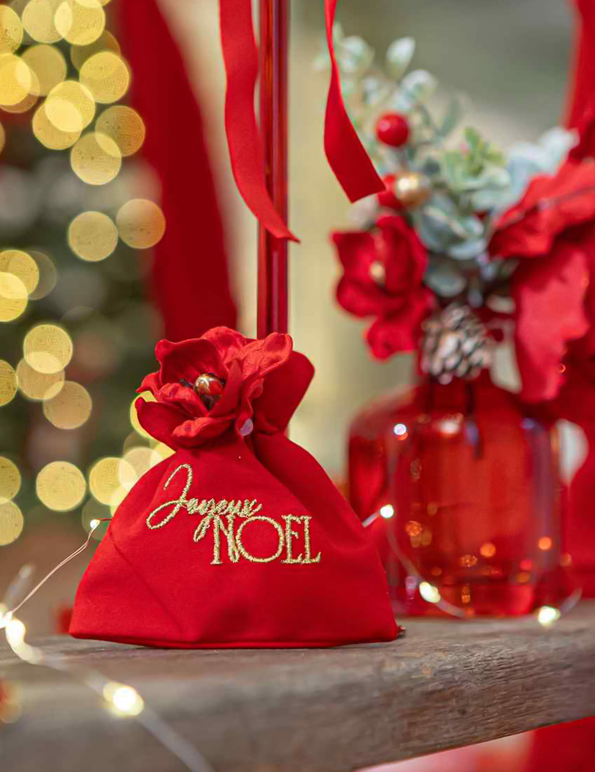 4 saquinhos de veludo vermelho e dourado Feliz Natal 9,5 x 11,5 cm