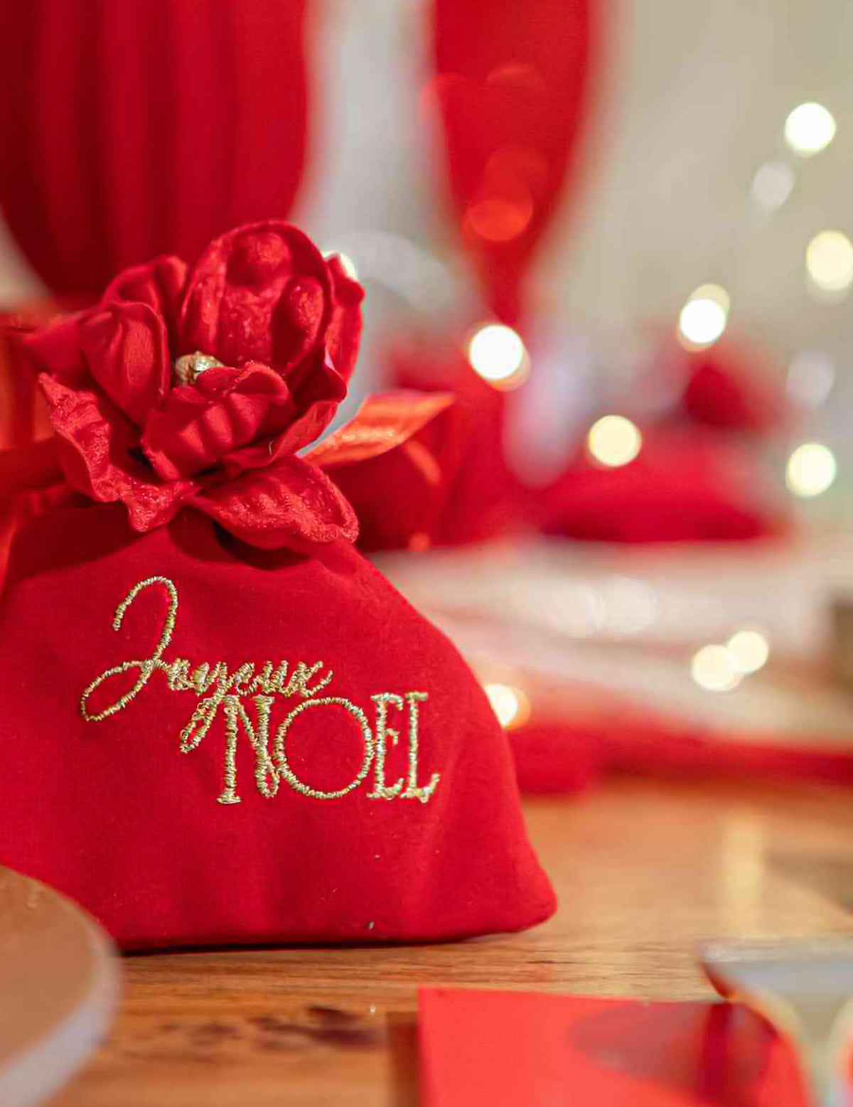4 saquinhos de veludo vermelho e dourado Feliz Natal 9,5 x 11,5 cm