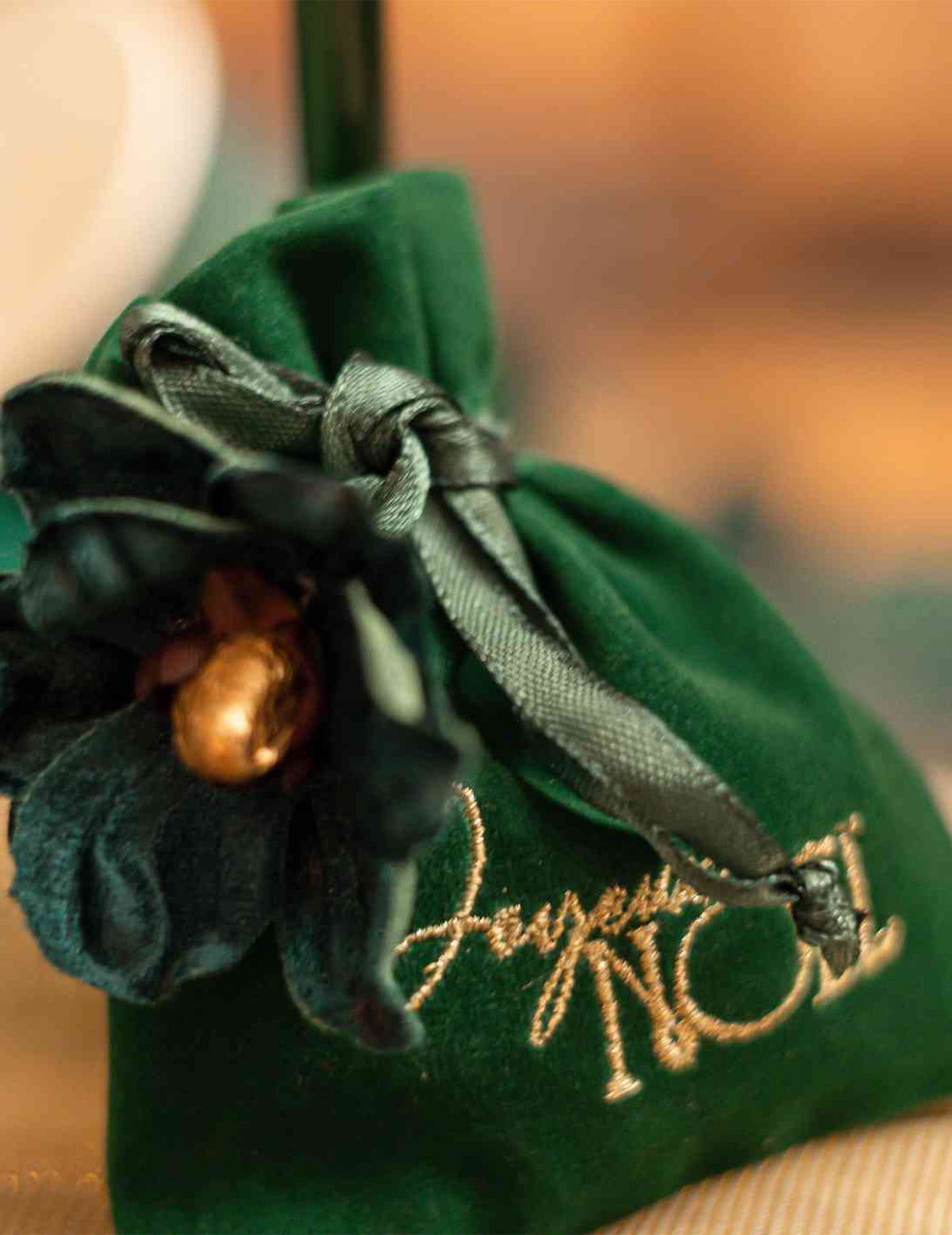 4 saquinhos de veludo verde escuro e dourado Feliz Natal 9,5 x 11,5 cm