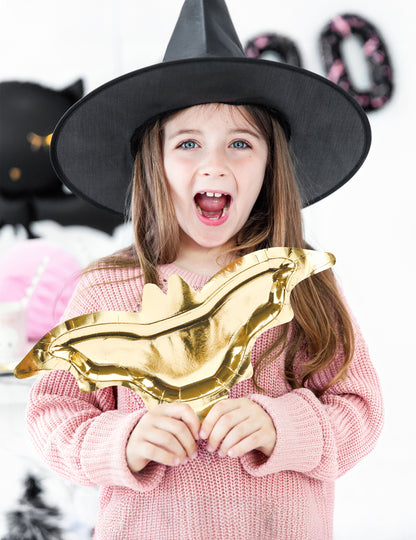 Mise en situation des assiettes en carton chauve-souris pour Halloween
