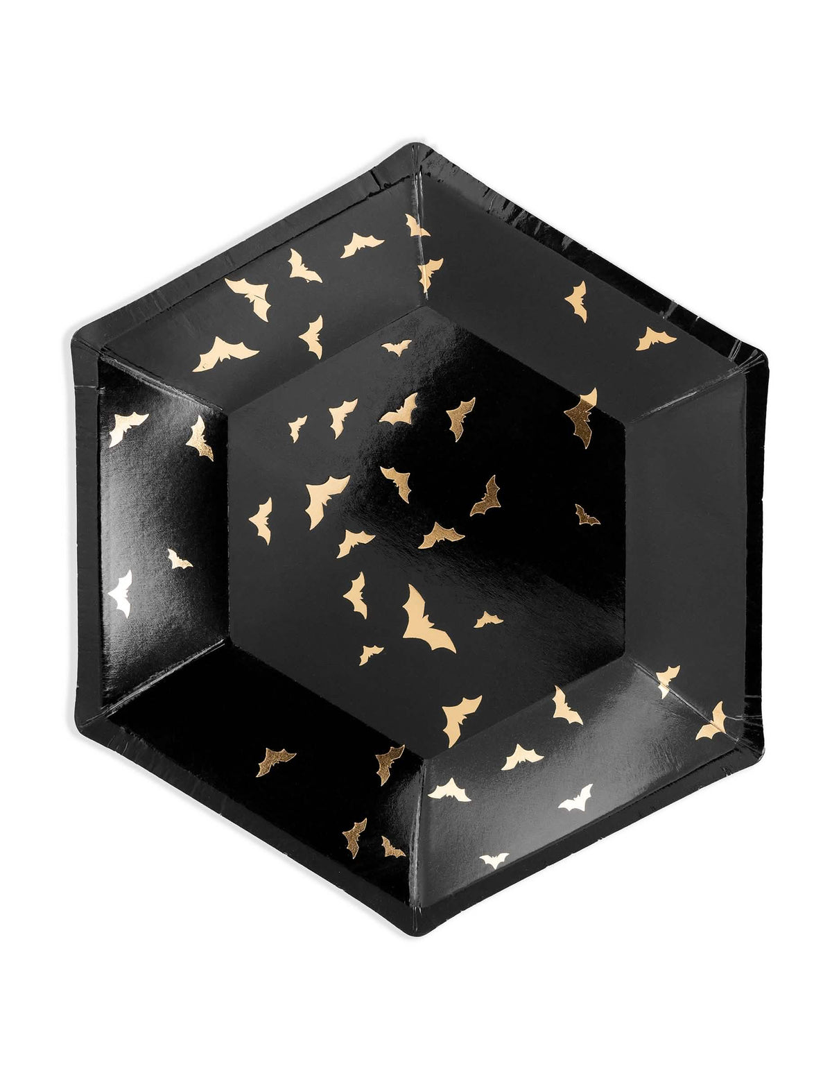 pratos de cartão em forma hexagonal com morcegos pretos e dourados