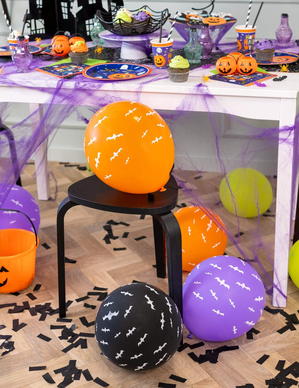Decoração de festa de halloween com os balões de látex de morcego fosforescentes
