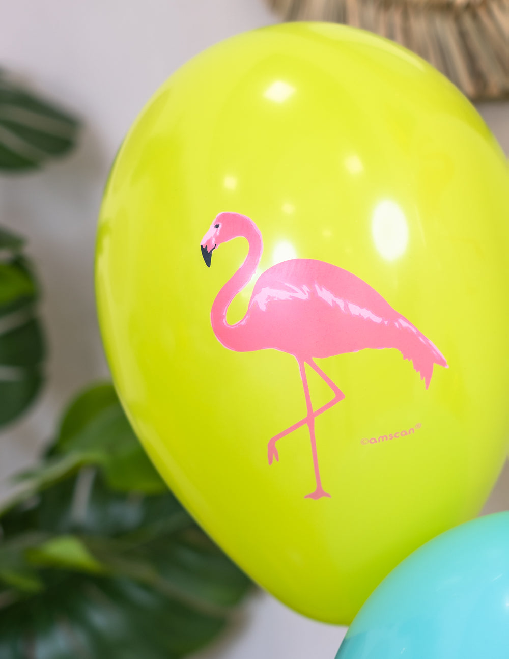 Détail du ballon jaune des ballons en latex flamingo paradise