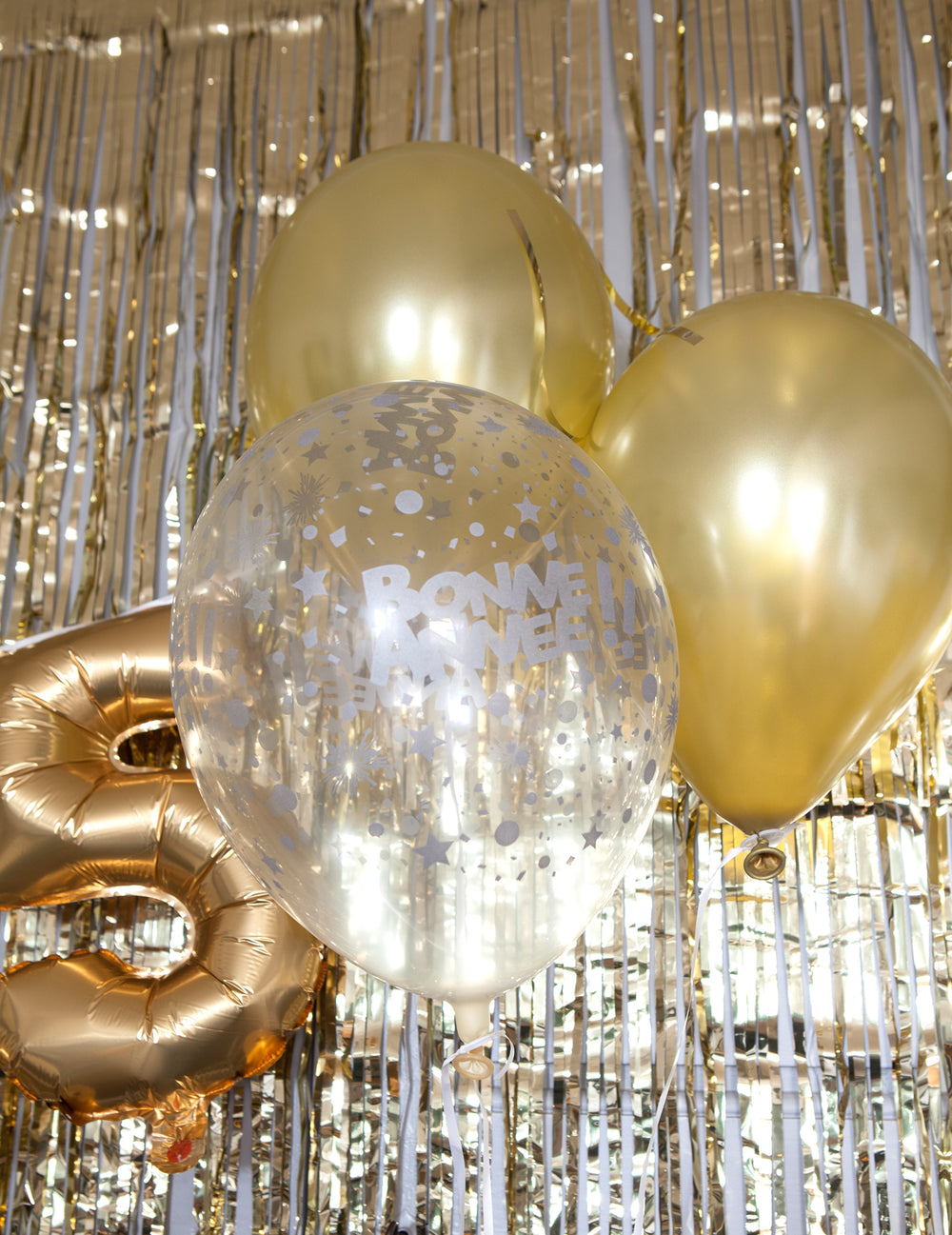 Mise en scène festive des ballons transparents Bonne Année