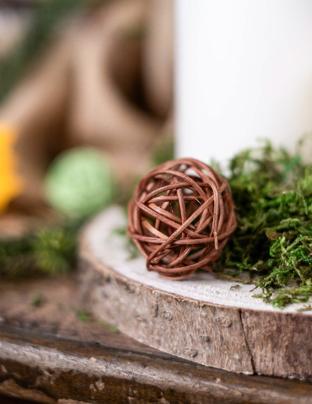 Bolas de vime para decoração castanhas