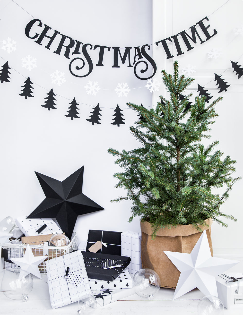 Mise en scène festive des 6 étoiles à suspendre 3D noël