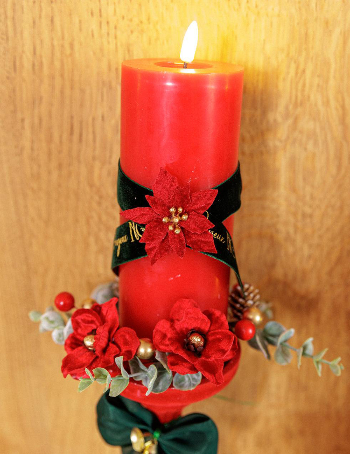 6 flores poinsétia adesivas veludo vermelho e dourado 5,5 cm