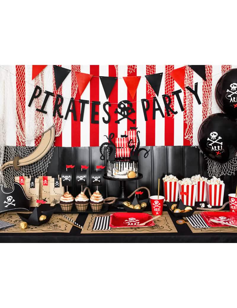 Montagem completa do buffet do copo de cartão pirata para festa