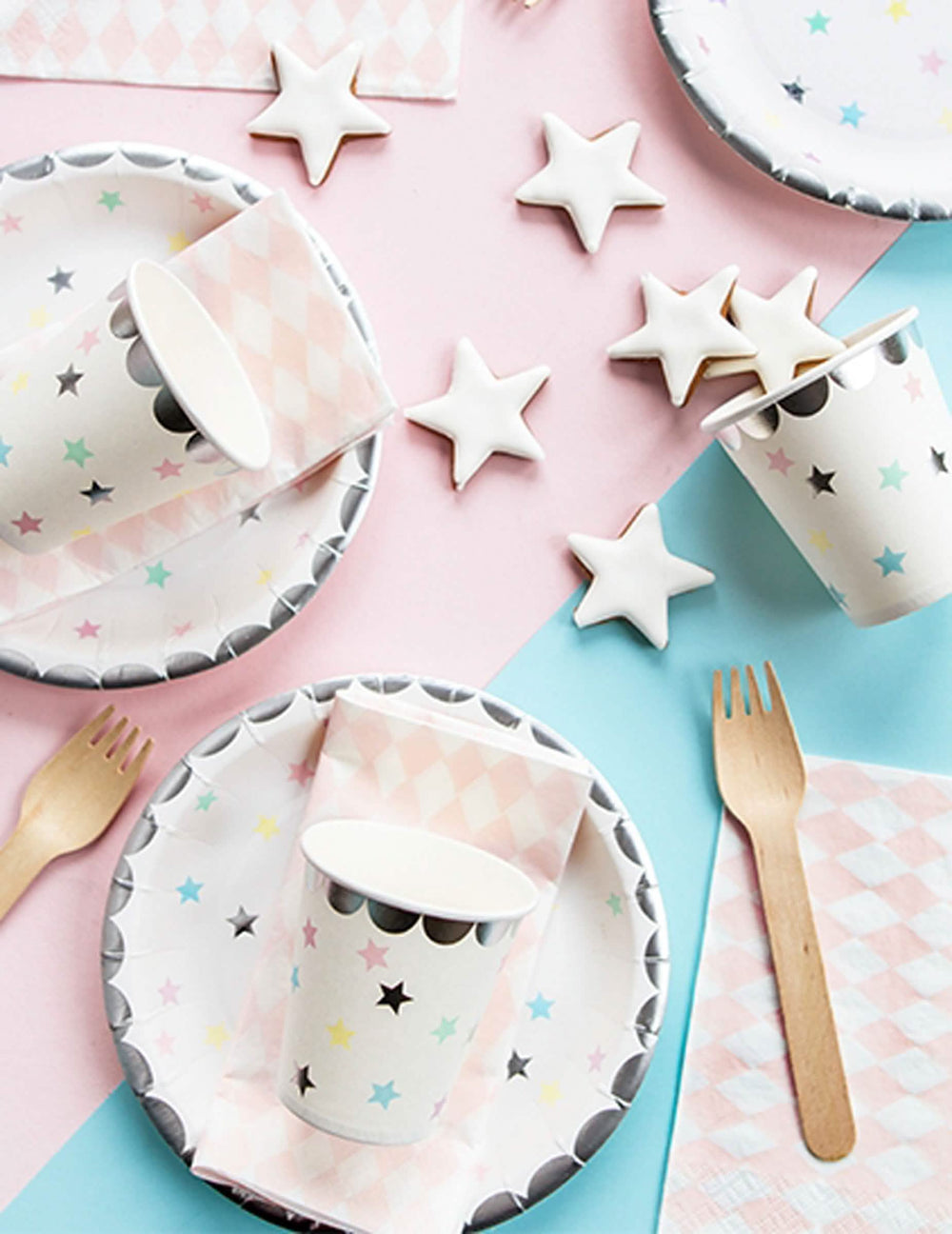 Mise en situação da mesa dos copos estrelas para festa