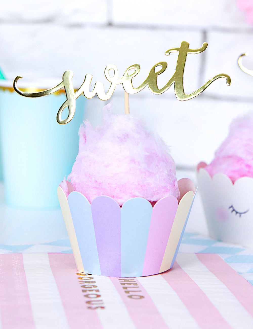 Mise en situation avec topper sweet des habillages à cupcake licorne