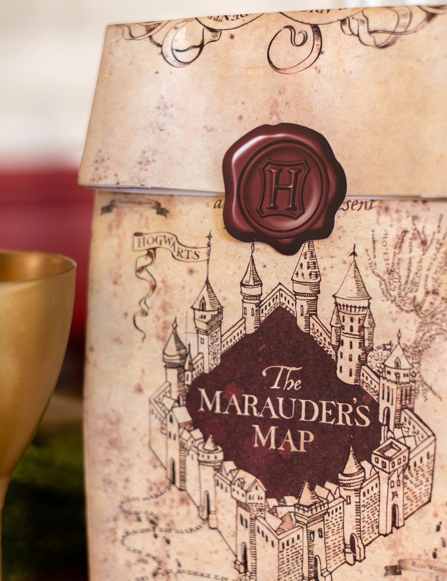 Détail du sceau et du motif Carte du Maraudeur des sacs cadeaux Harry Potter