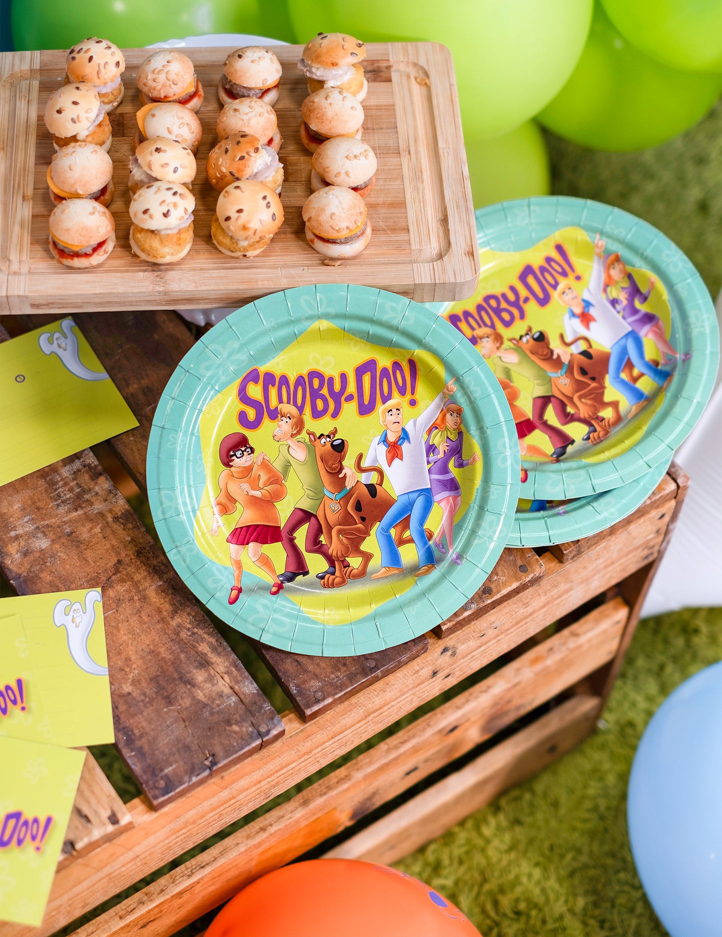 8 Assiettes en carton Scooby-Doo™ 23 cm