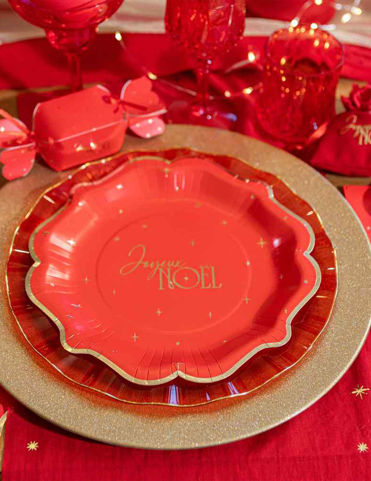 8 pratos Feliz Natal intemporal vermelho e dourado 23 cm