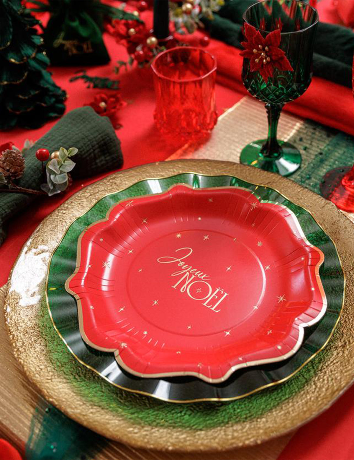 8 pratos Feliz Natal intemporal vermelho e dourado 23 cm