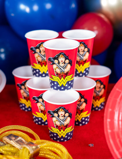 Pyramide des gobelets en carton Wonder Woman pour anniversaire