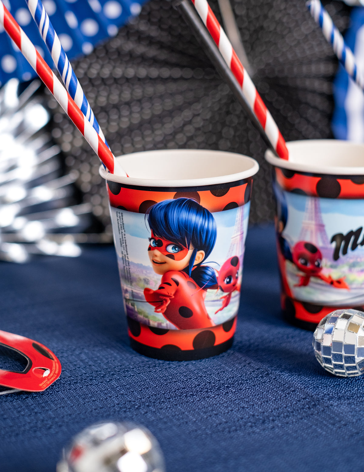 Mise en situation des gobelets en carton Ladybug à Paris