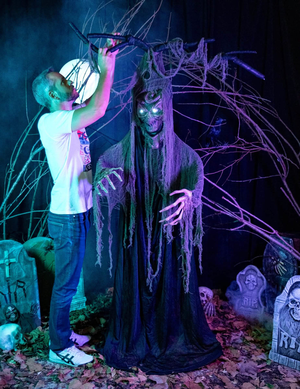 Encenação para a escala da Árvore assombrada articulada luminosa e sonora halloween