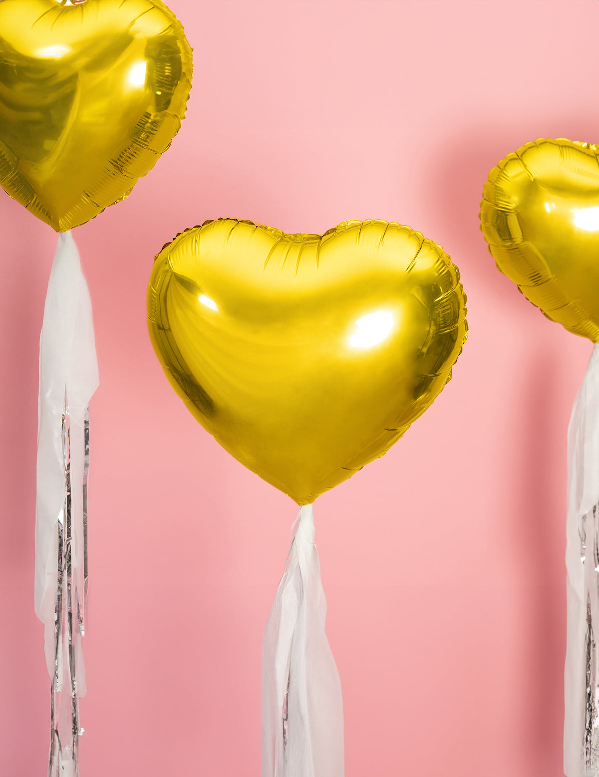 Composition de plusieurs du ballon aluminium cœur doré