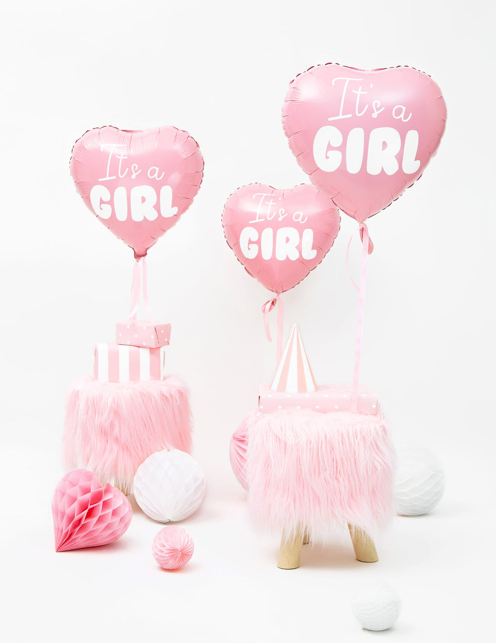 Mise en scène de fête du ballon aluminium cœur it's a girl pour baby shower