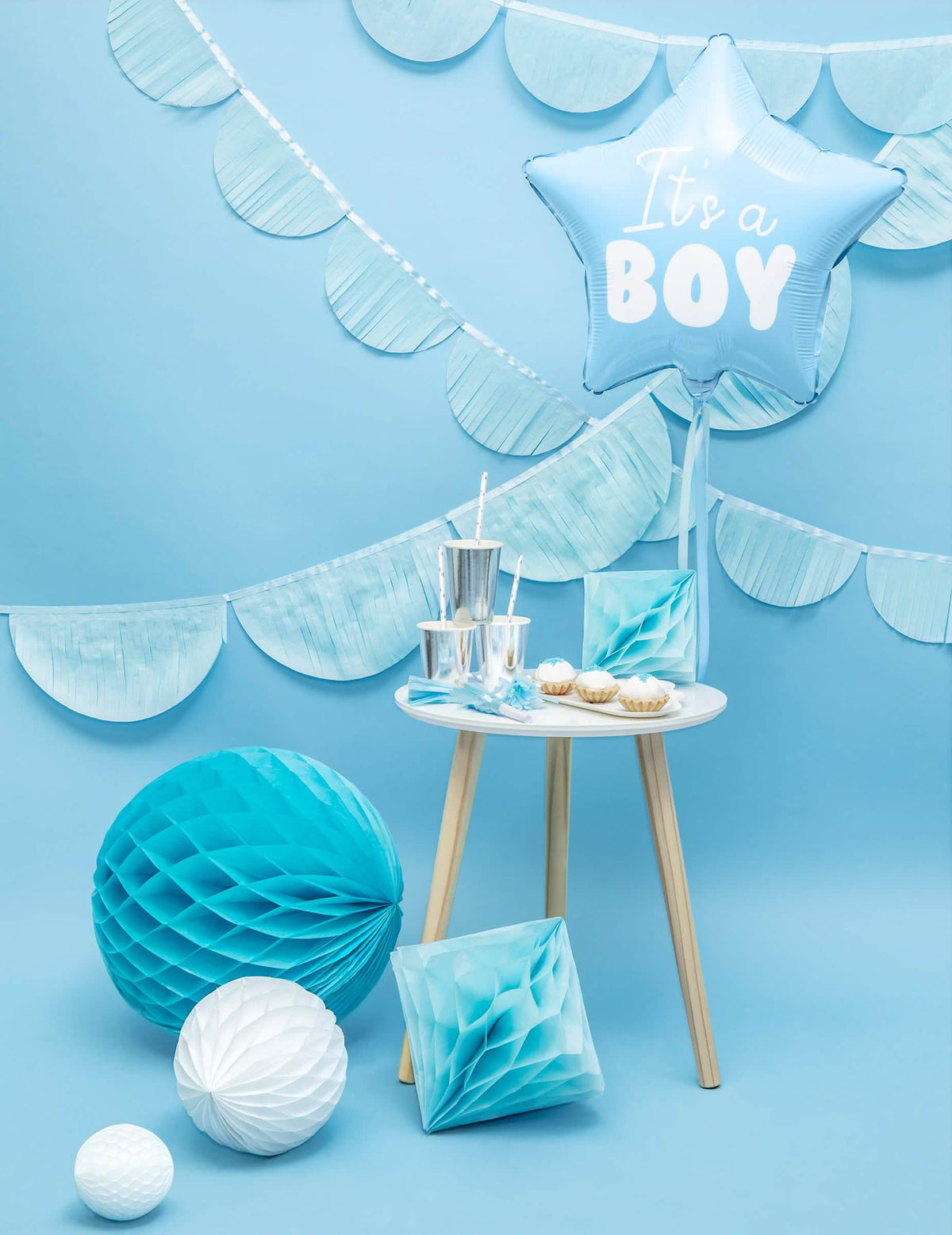 Mise en scène decorativa do balão de alumínio estrela it's a boy para baby shower azul