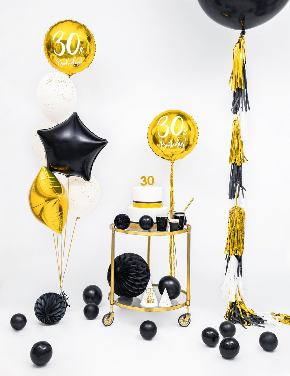 Mise en scène de décoration d'anniversaire 30 ans du ballon aluminium étoile dorée
