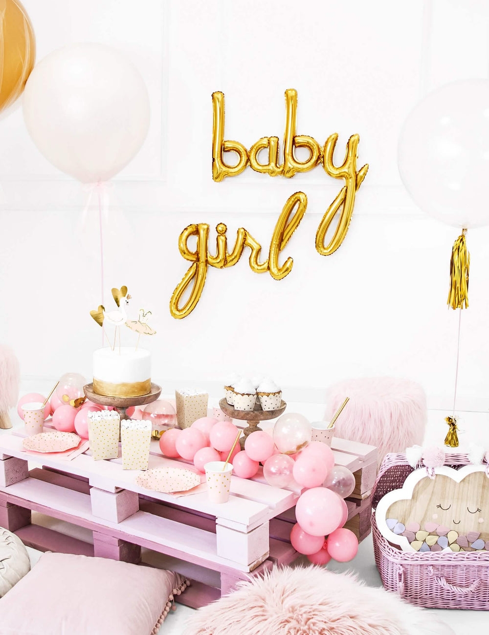 Encenação do balão de alumínio girl dourado