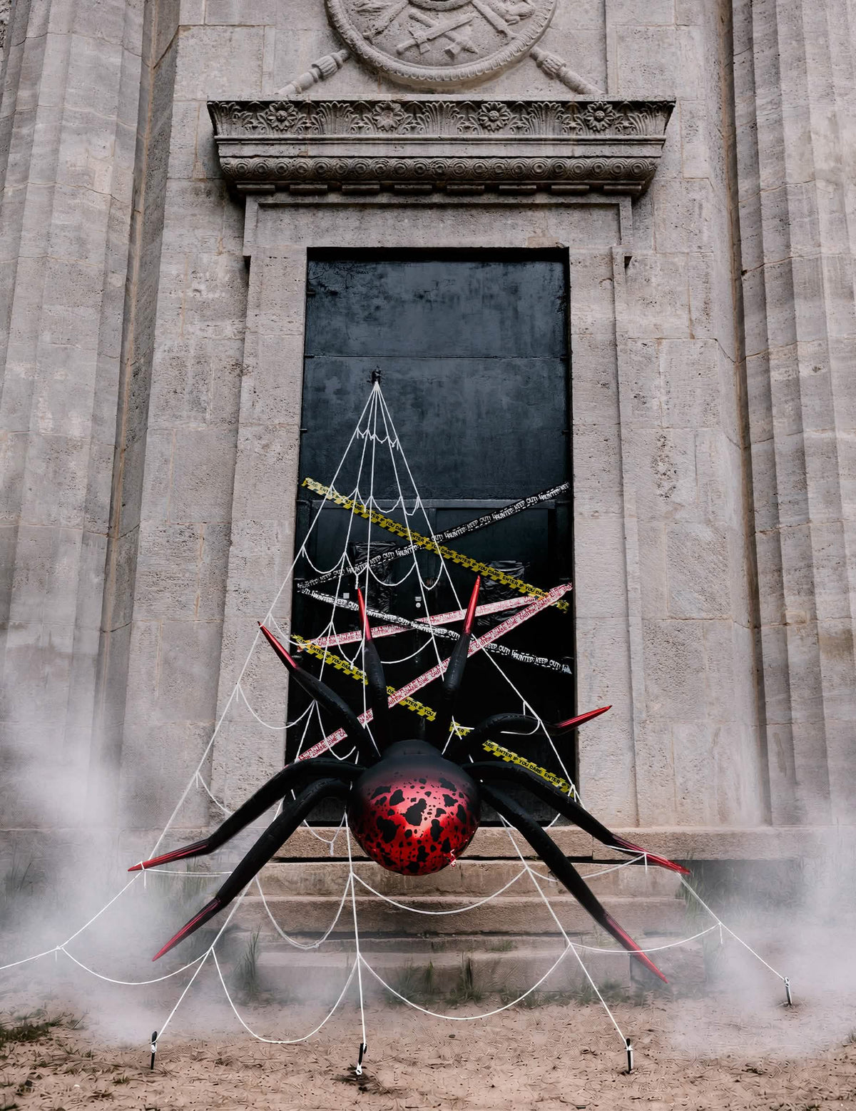 Balão de alumínio com suporte Aranha XXL preto e vermelho 275 x 152 cm