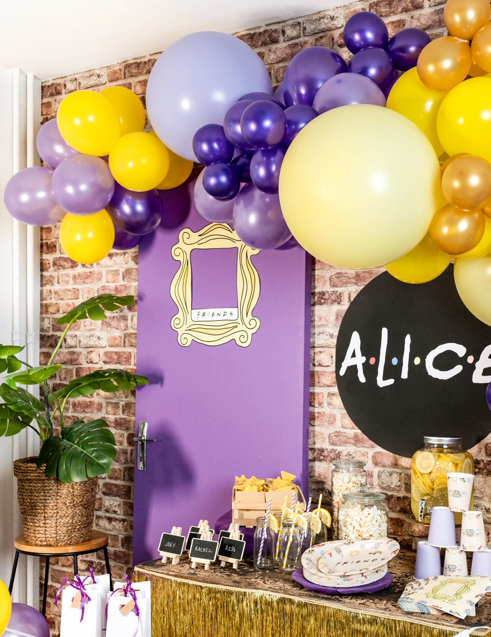 Mise en situation du ballon en latex géant lilas