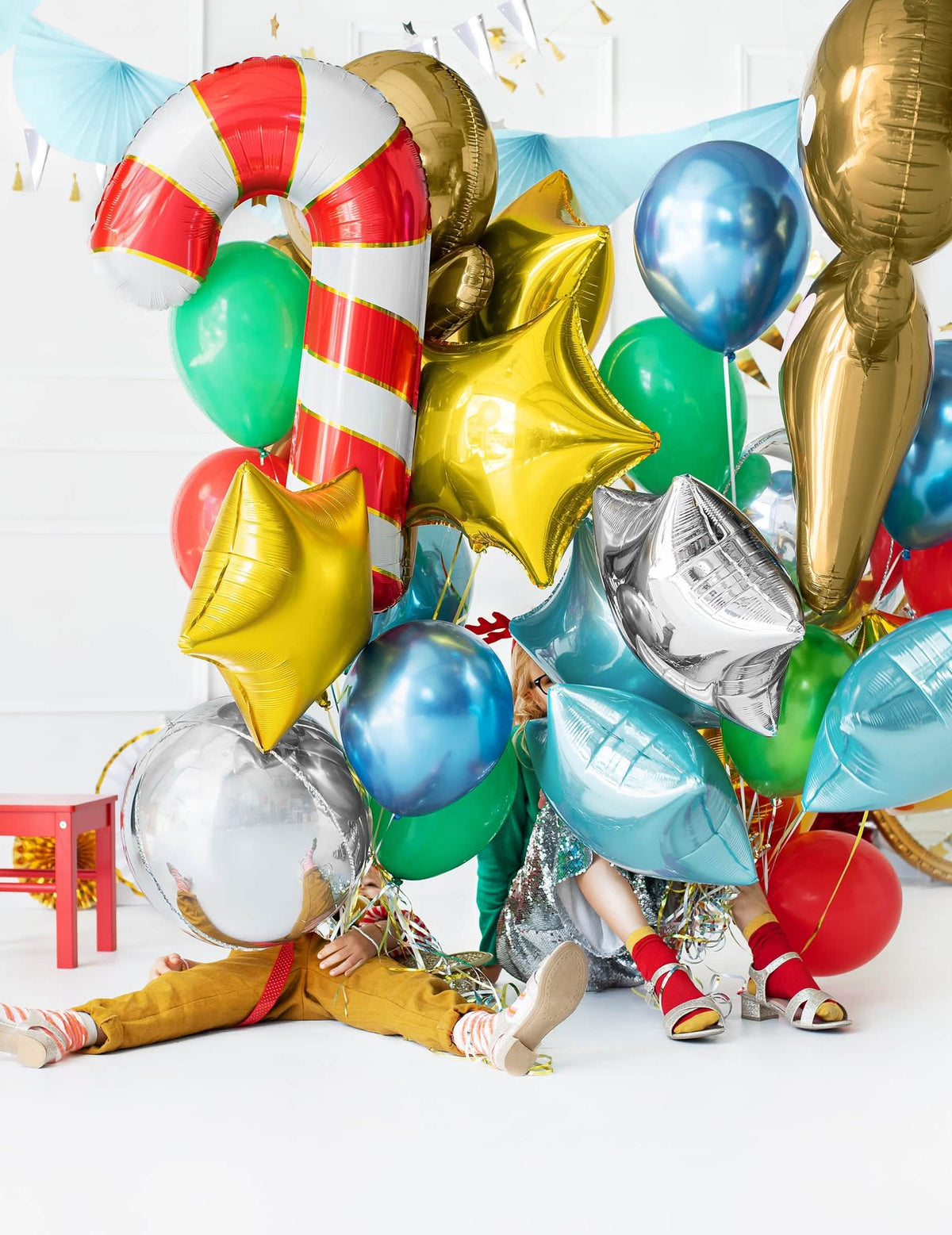 Colocação do balão gigante em alumínio chupeta de natal para decoração