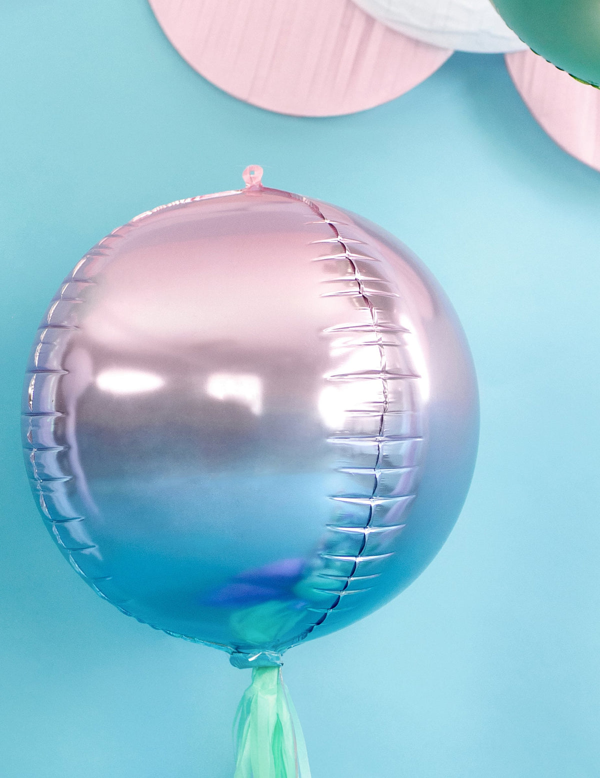Balão esfera de alumínio degradê rosa e azul 35 cm inflável com hélio