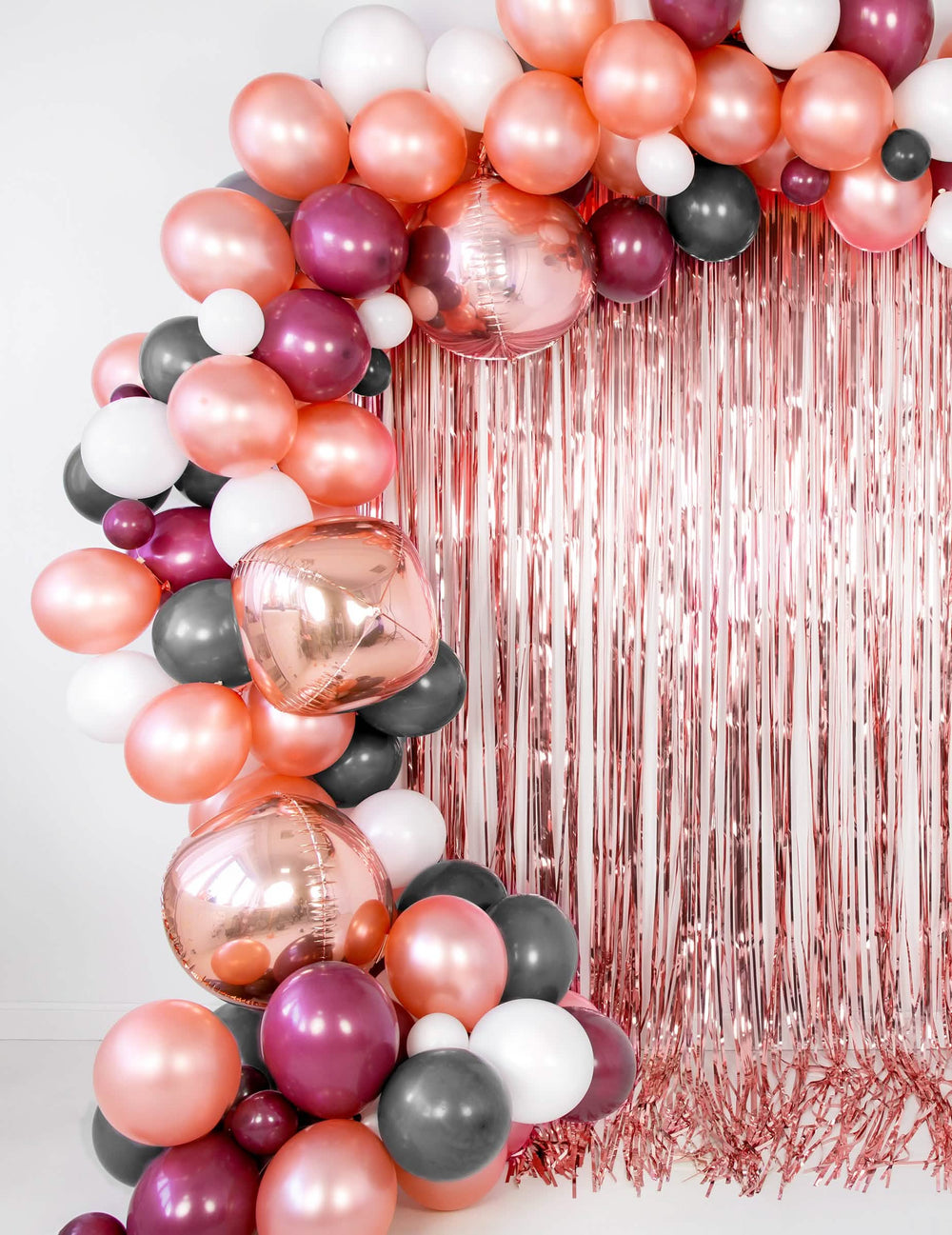 Arco de balões e cortina de franjas de balão esfera em alumínio ouro rosa metalizado