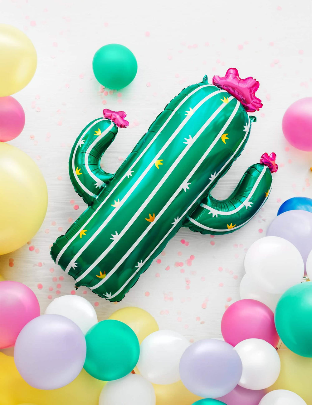 Cenário festivo do balão de cactus em flor