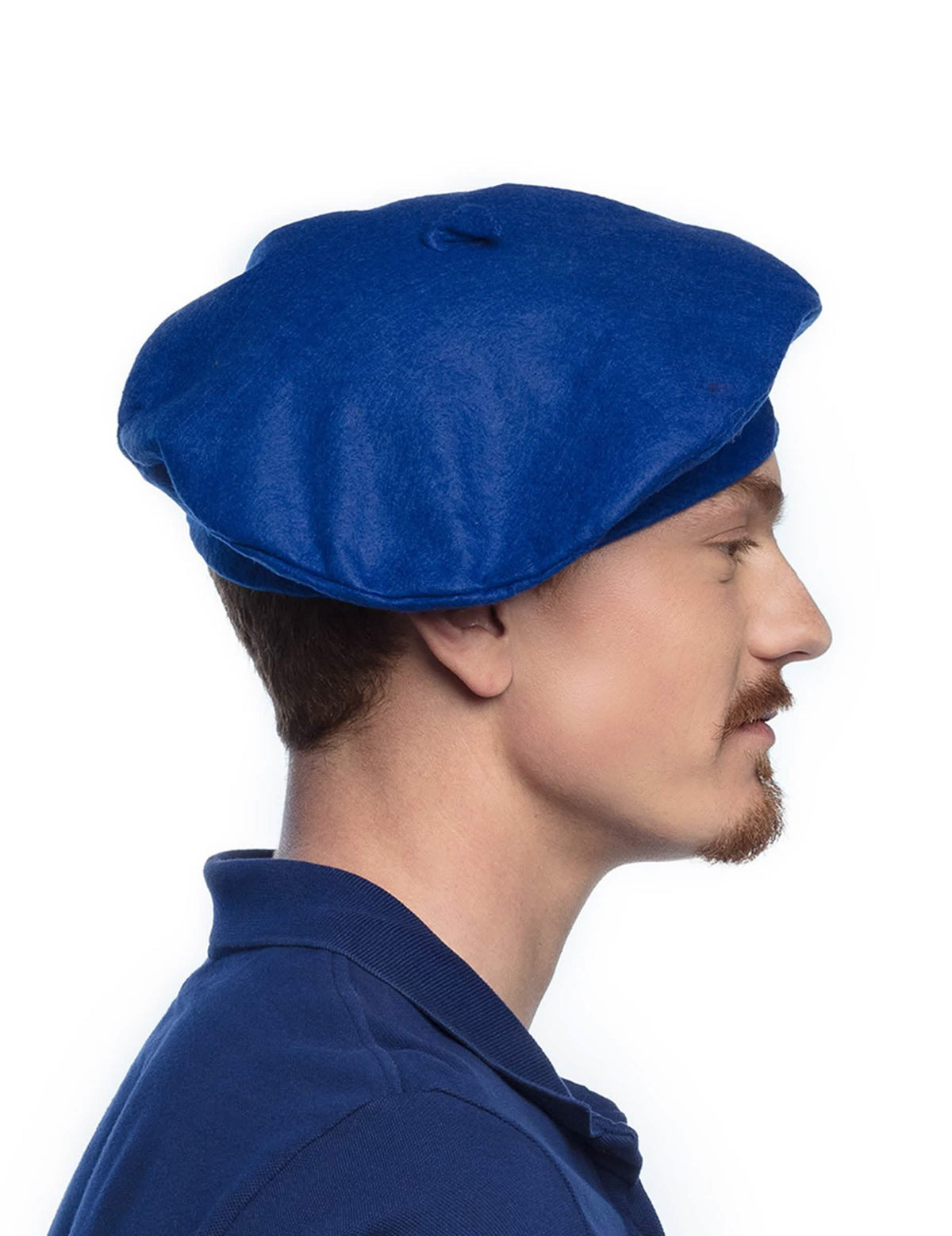 Vista de perfil do boina basca para adulto azul