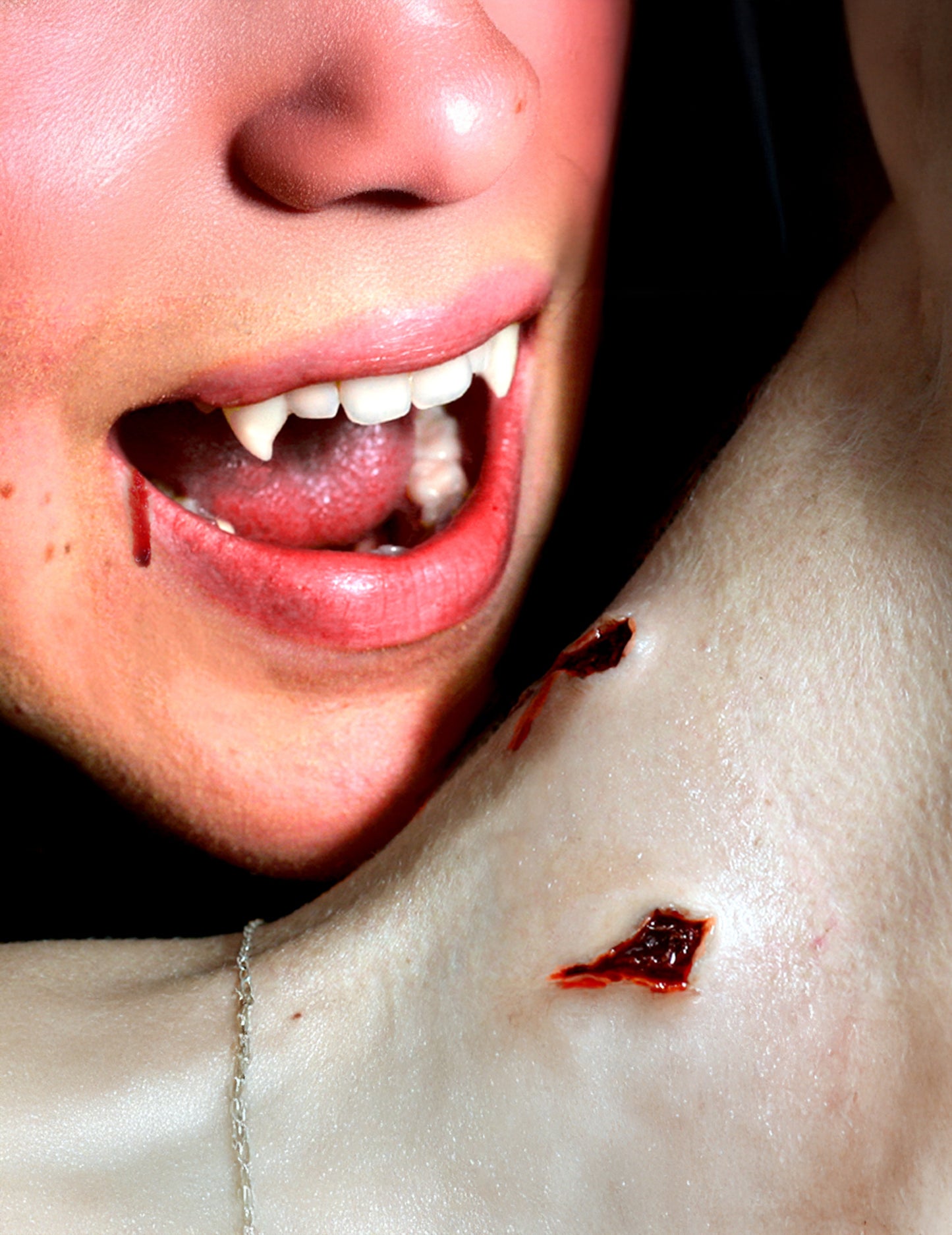 Ferida dupla mordida vampiro Premium