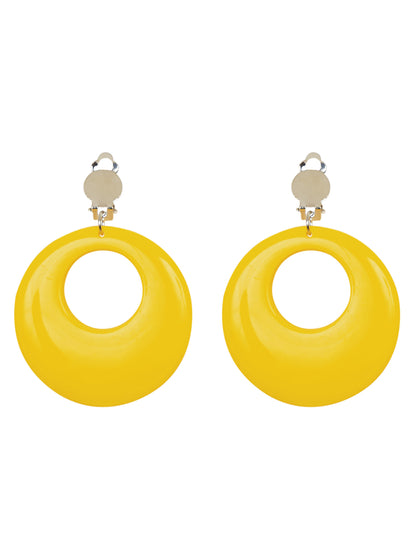 Détail du fermoir à clip des boucles d'oreilles jaune fluo pour adulte