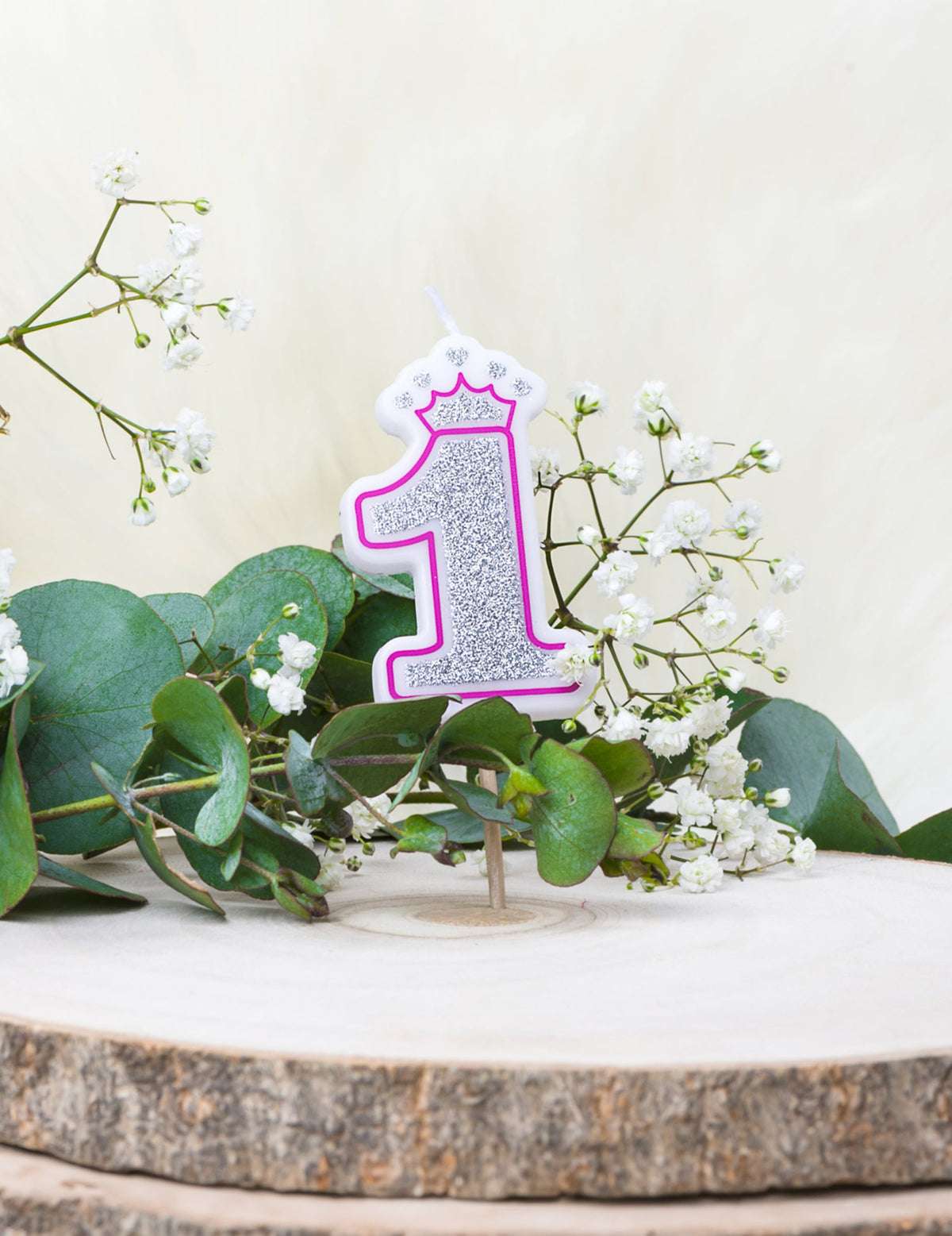 Mise en situation de la bougie d'anniversaire chiffre 1 princesse