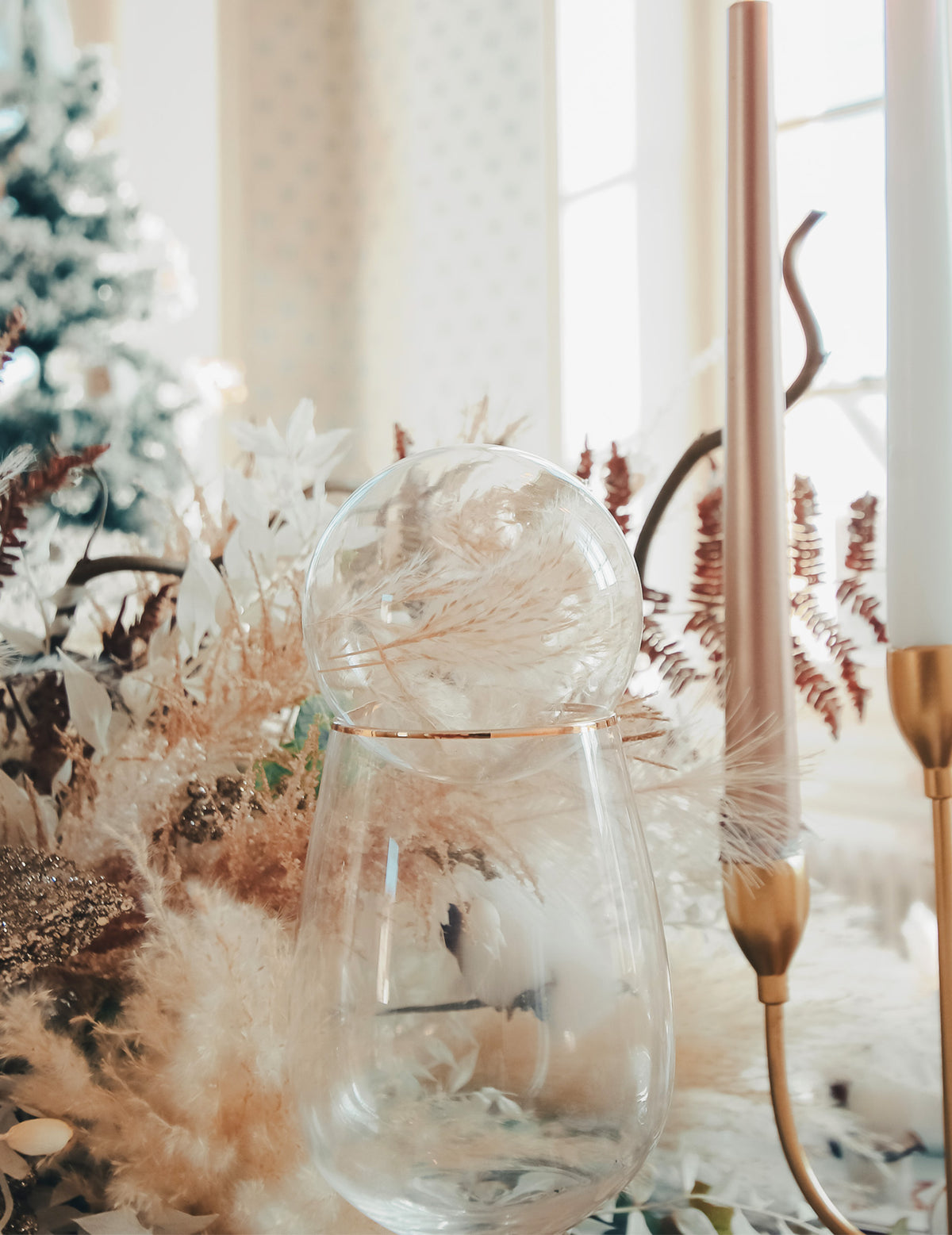 Mise en scène de la boule de noël personnalisable pour décoration transparente à suspendre