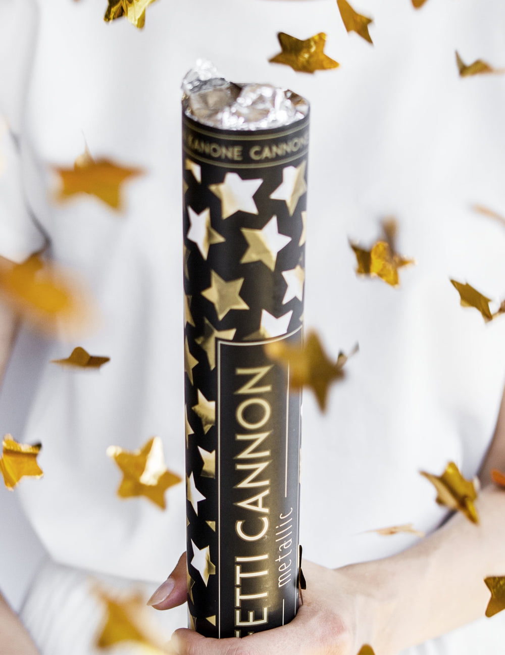 Mise en situation du canon à confettis étoiles métallisées