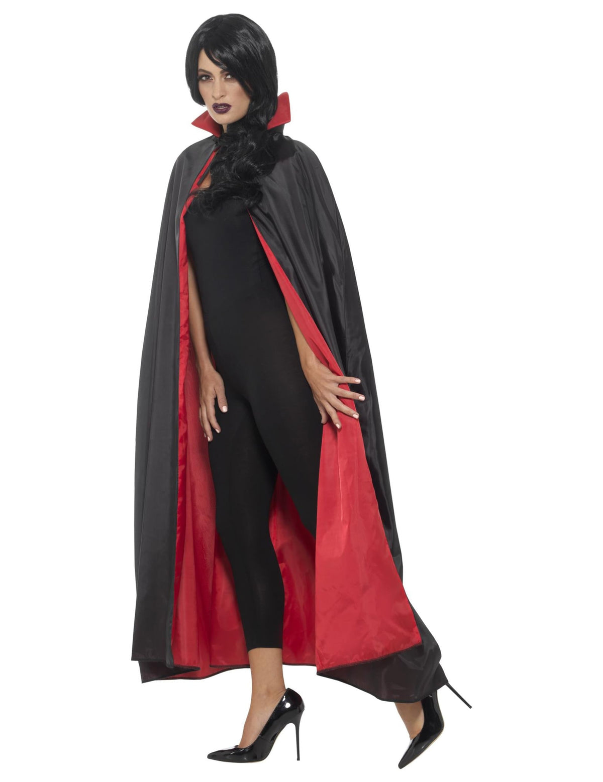 Vue de profil de la cape satinée de vampire