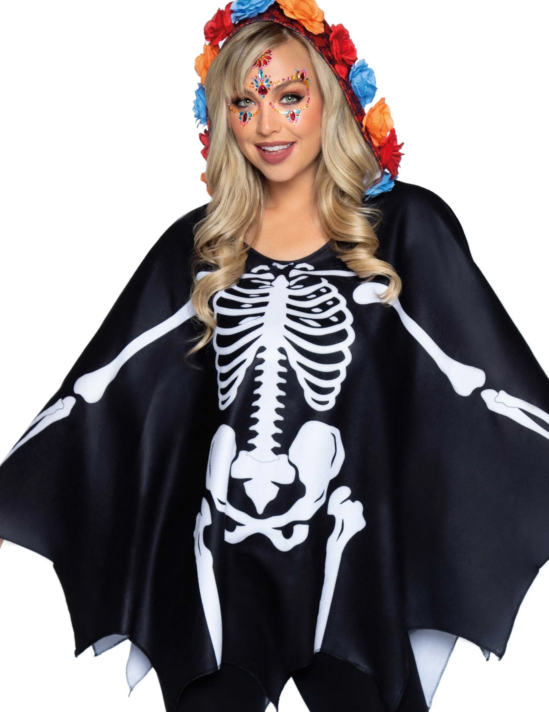 Gros plan sur la capuche fleurie de la cape squelette pour femme