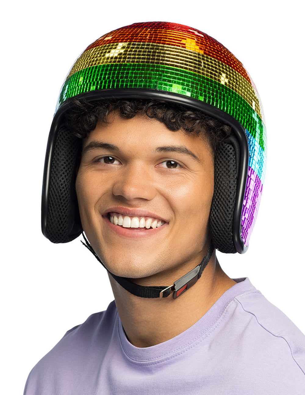 Vue de face portée du casque boule à facettes arc en ciel pour adulte