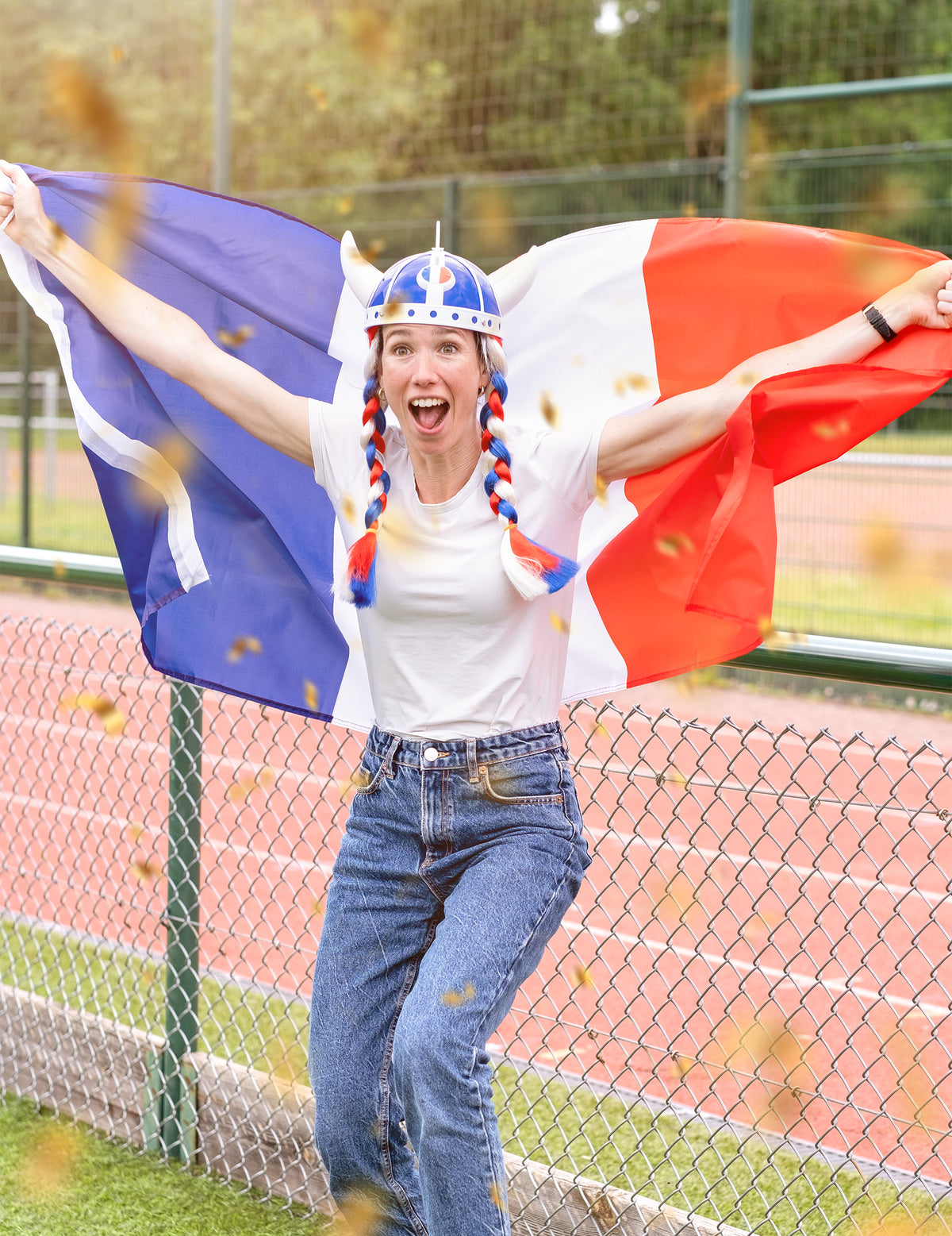 Mise en situation avec drapeau du casque gaulois supporter
